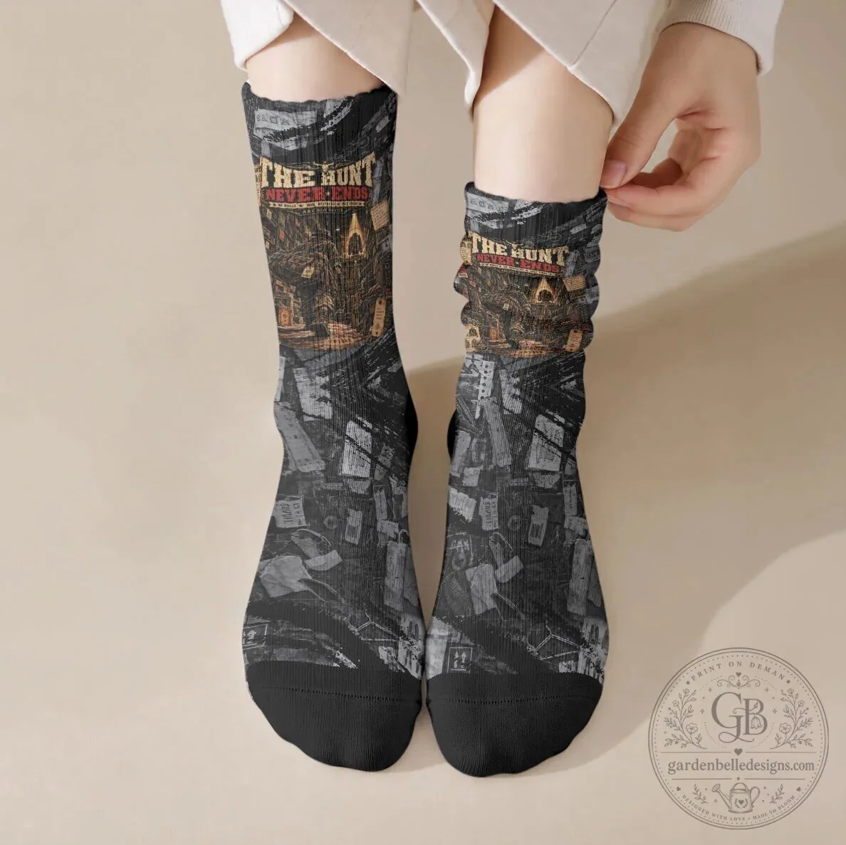 Archive Hunter The Hunt Never Ends Vintage Streetwear Grunge Collage Graphic Art Crew Socks